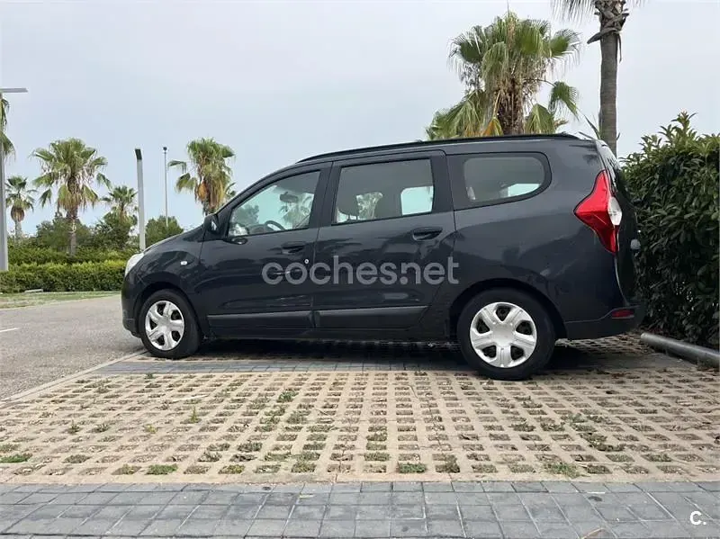 Usado Dacia Lodgy Ambiance 107 CV (78 kW) 2015 Negro Monovolumen