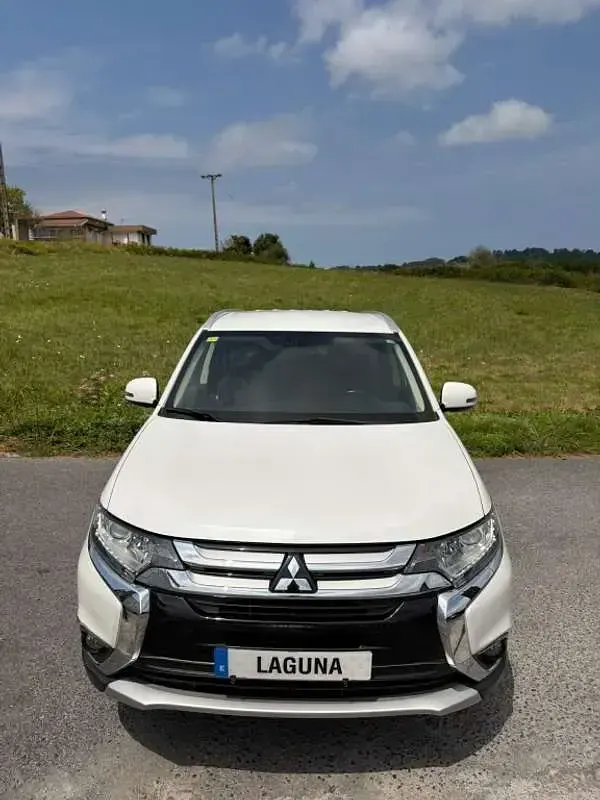 Usado Mitsubishi Outlander Motion 150 CV (110 kW) 2016 Blanco SUV