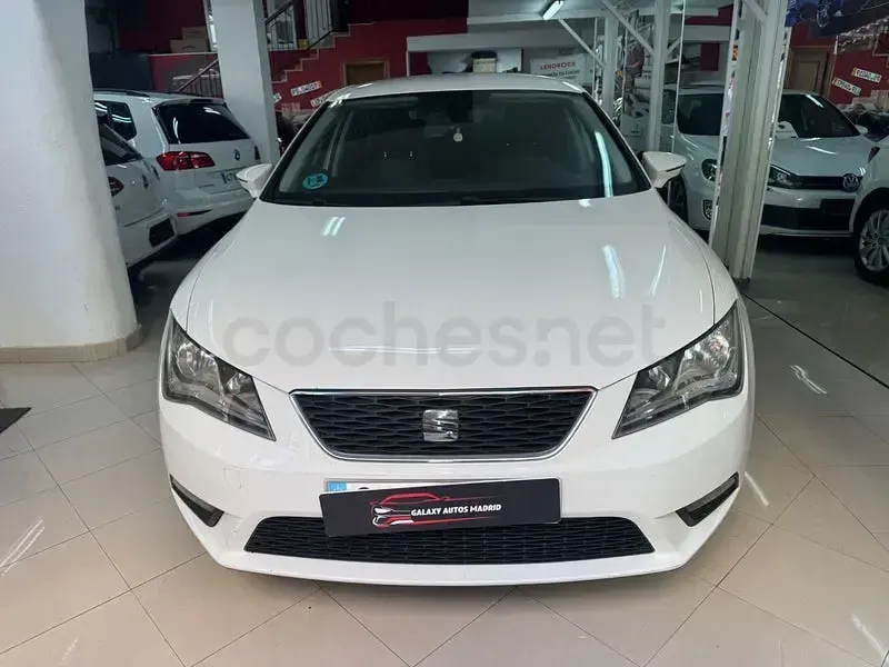 Usado Seat Leon I-Tech 105 CV (77 kW) 2015 Blanco Berlina
