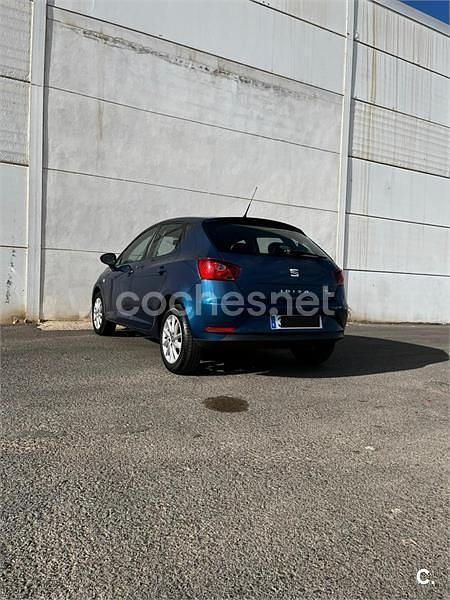 Usado Seat Ibiza I-Tech 85 CV (62 kW) 2014 Azul Berlina