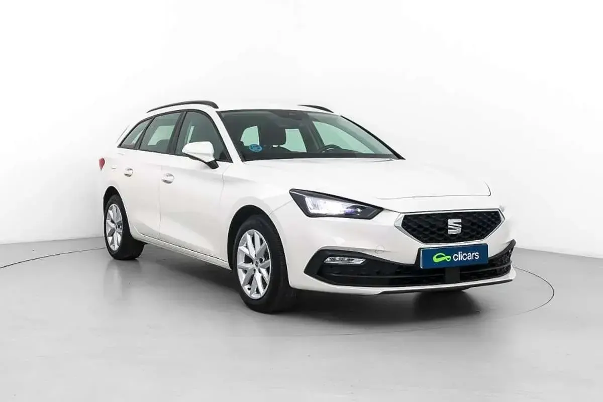 Usado Seat Leon ST Reference 116 HP (85 kW) 2022 Branco Carrinha