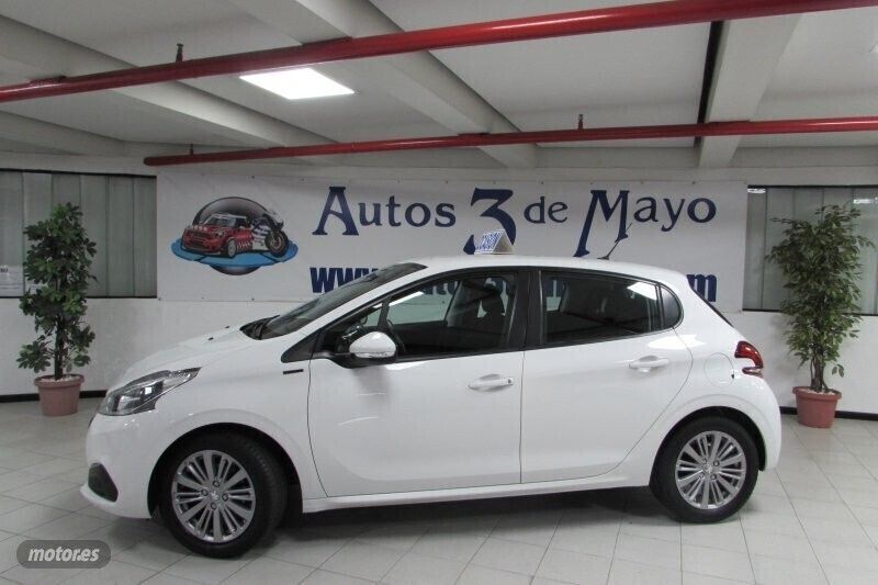 Usado Peugeot 208 85 CV (62 kW) 2019 Blanco Utilitario