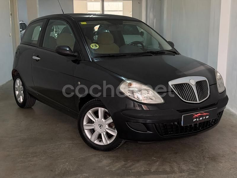 Negro Usado 2005 Lancia Ypsilon Utilitario | 3990 € - Imagen 1/4