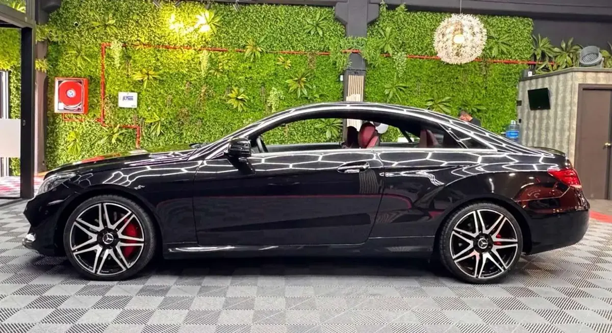 Usado Mercedes E500 408 CV (300 kW) 2014 Negro Descapotable