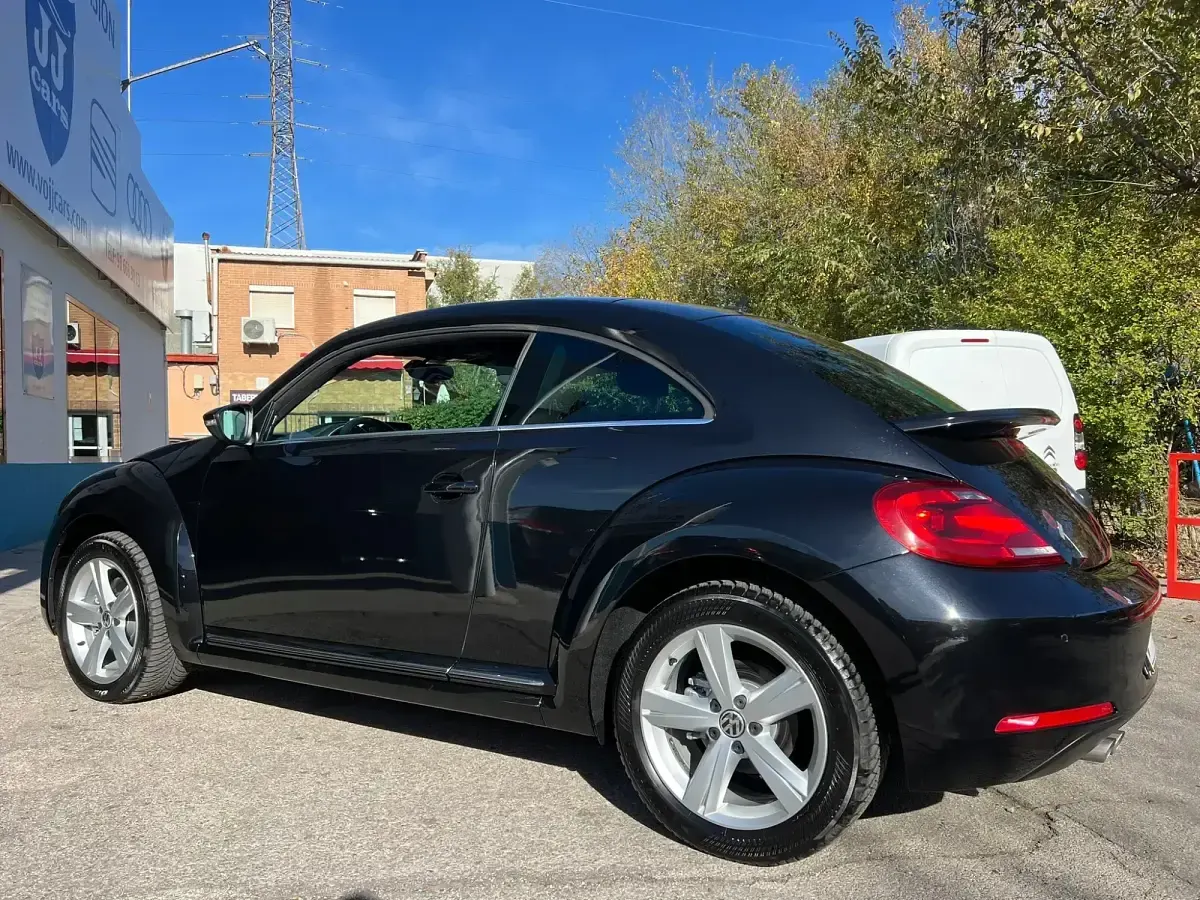 Usado VW Beetle Edition 160 CV (117 kW) 2012 Negro Utilitario