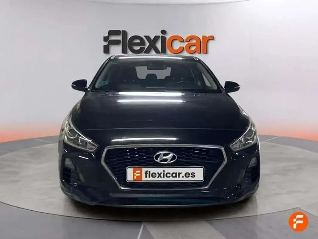 Usado Hyundai i30 GO! 95 CV (69 kW) 2017 Negro Utilitario