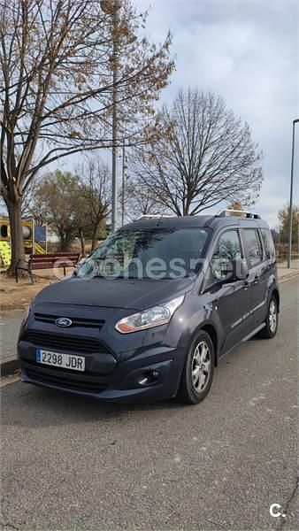 Usado Ford Tourneo Trend 95 CV (69 kW) 2014 Gris / plata Monovolumen
