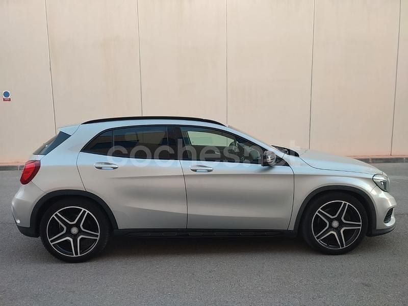 Usado Mercedes GLA220 AMG line 170 CV (125 kW) 2014 Gris / plata SUV