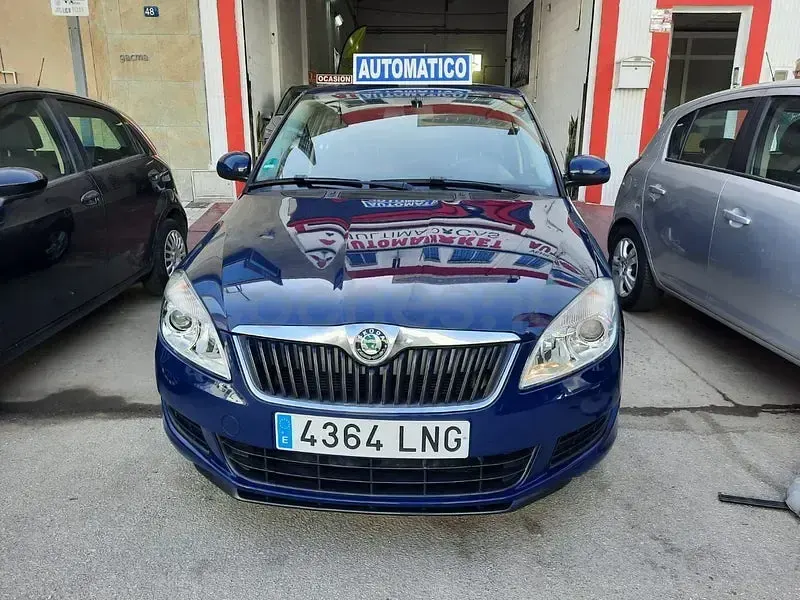 Usado Skoda Fabia Elegance 105 CV (77 kW) 2013 Azul Berlina