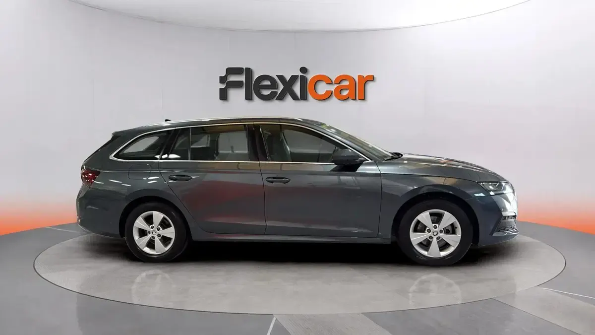 Usado Skoda Octavia Ambition 150 CV (110 kW) 2020 Gris Berlina