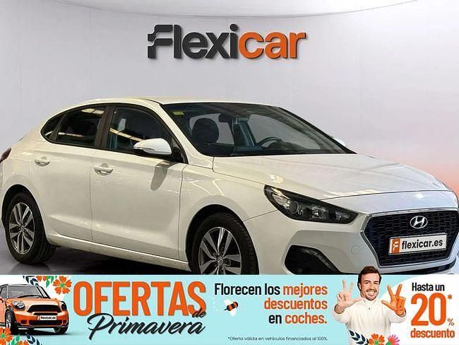 Usado Hyundai i30 120 CV (88 kW) 2018 Blanco