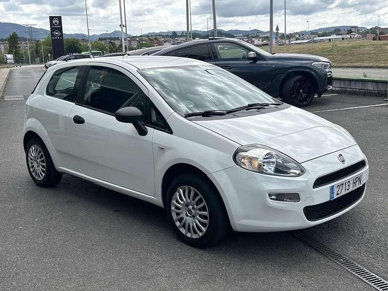 Usado Fiat Punto Easy 69 CV (50 kW) 2013 Blanco Utilitario