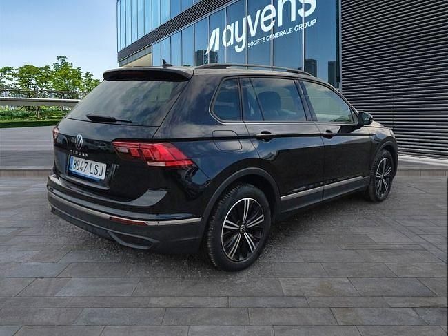 Usado VW Tiguan Life 150 CV (110 kW) 2021 Negro SUV