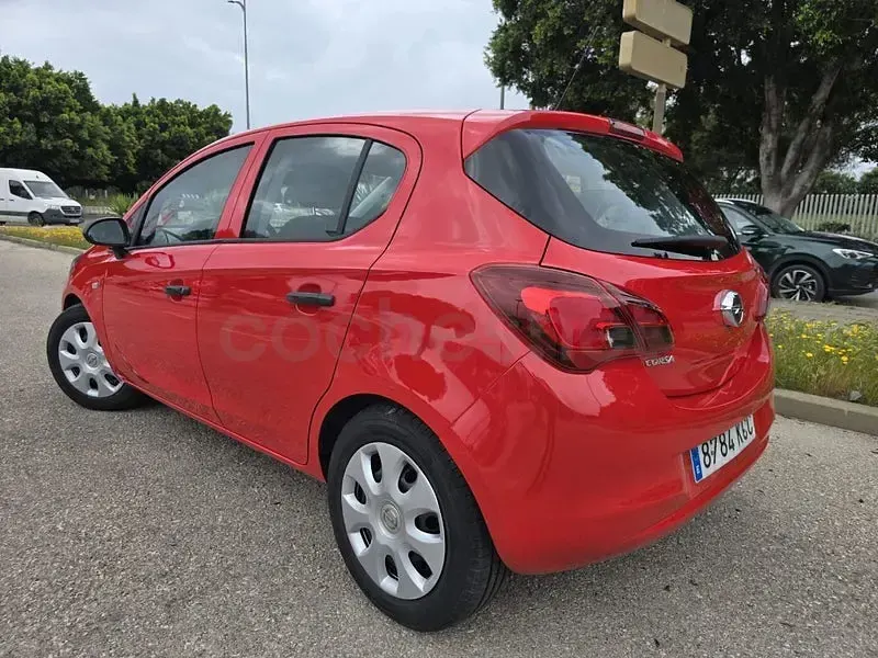 Usado Opel Corsa Expression 75 CV (55 kW) 2017 Rojo Utilitario