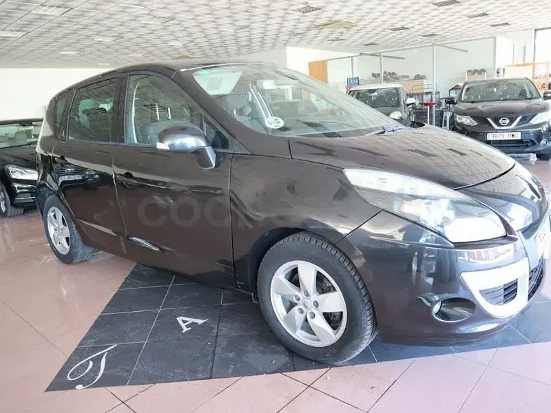 Usado Renault Scénic III Dynamique 110 CV (80 kW) 2011 Negro Monovolumen