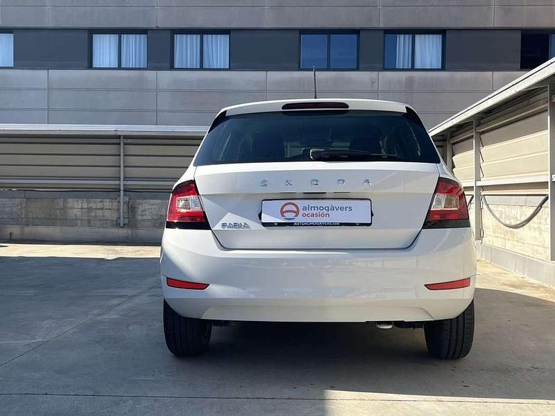 Usado Skoda Fabia Active 80 CV (58 kW) 2023 Blanco Utilitario