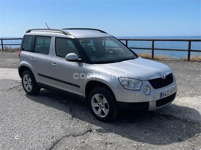 Usado Skoda Yeti Elegance 140 CV (102 kW) 2013 Gris / plata SUV