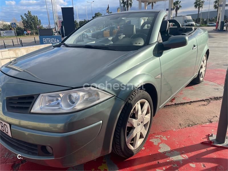 Usado Renault Mégane Cabriolet Dynamique 105 CV (77 kW) 2006 Verde Descapotable