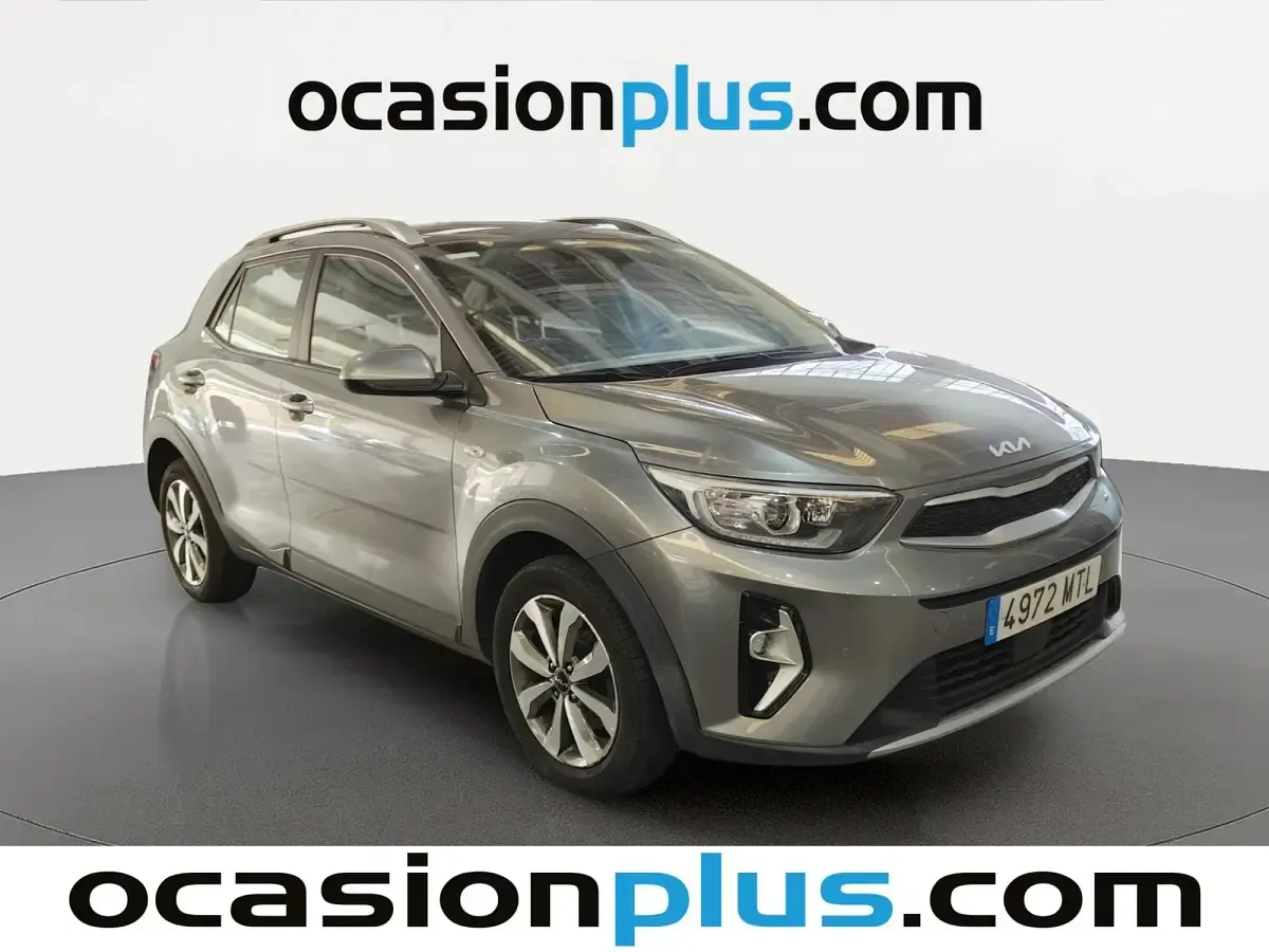 Usado Kia Stonic 100 CV (73 kW) 2024 Gris SUV