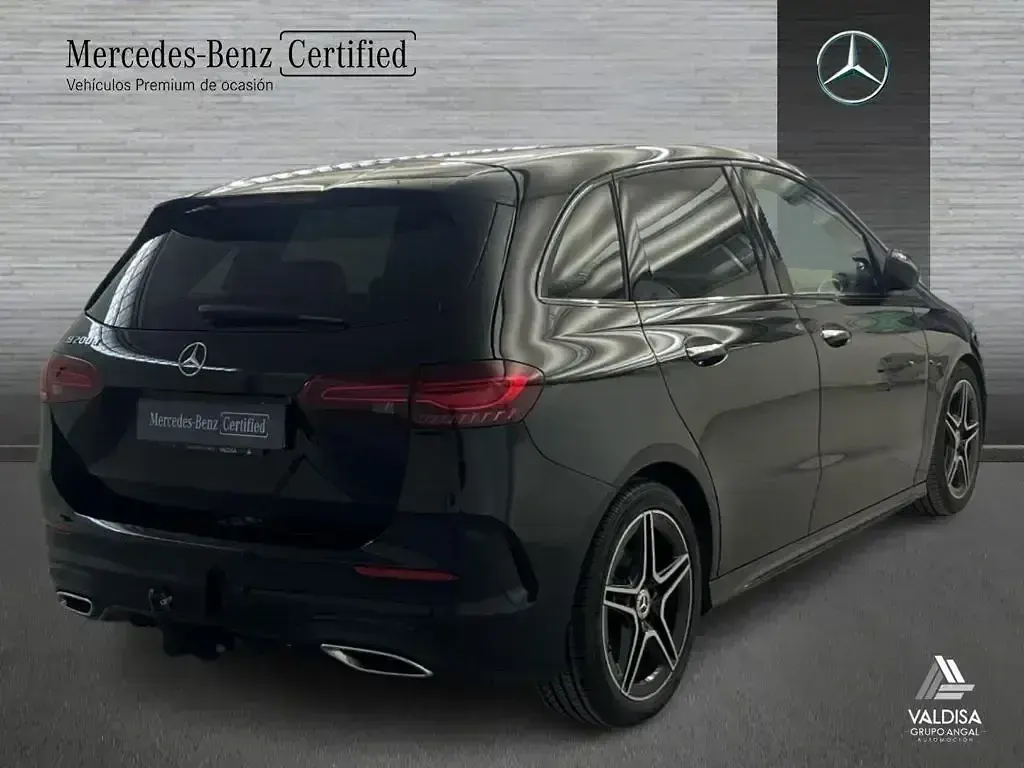Usado Mercedes B200 AMG line 150 CV (110 kW) 2024 Negro Utilitario