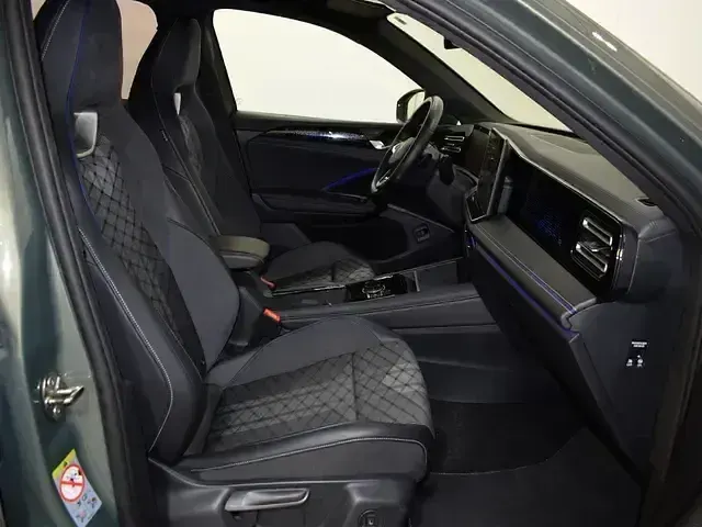 Usado VW Tiguan R-line 150 CV (110 kW) 2025 Verde SUV