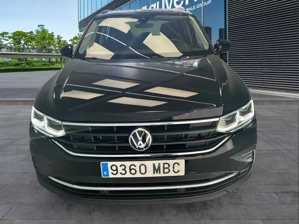 Usado VW Tiguan Life 122 CV (89 kW) 2022 Negro SUV
