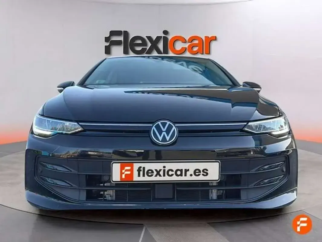 Usado VW Golf VIII 116 CV (85 kW) 2025 Negro Berlina