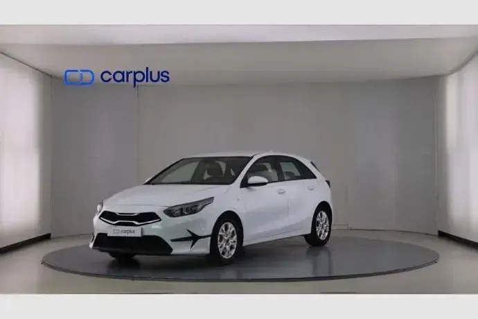 Usado Kia Ceed 120 CV (88 kW) 2022 Blanco Utilitario