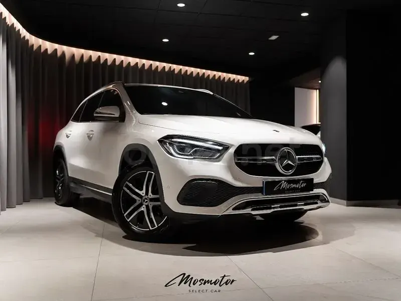 Usado Mercedes GLA180 136 CV (100 kW) 2022 Blanco SUV