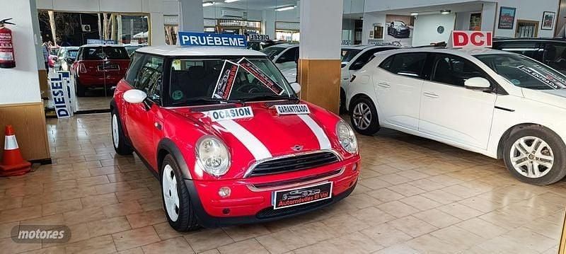Usado Mini ONE 94 CV (69 kW) 2004 Rojo Utilitario