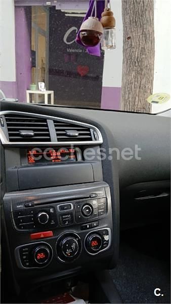 Usado Citroën C4 92 CV (67 kW) 2012 Azul Berlina