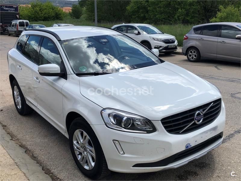 Blanco Usado 2016 Volvo XC60 R-Design Kinetic SUV | 15.800 € - Imagen 1/4