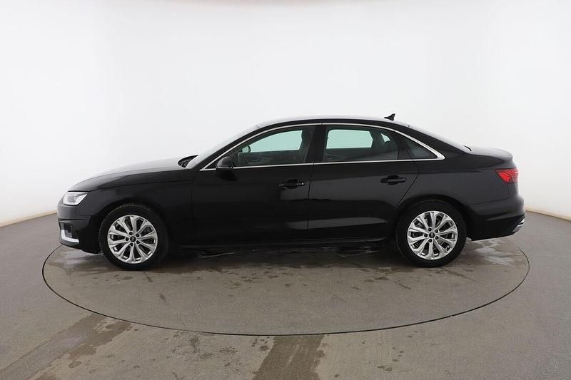 Usado Audi A4 Advanced 136 CV (100 kW) 2022 Negro Berlina