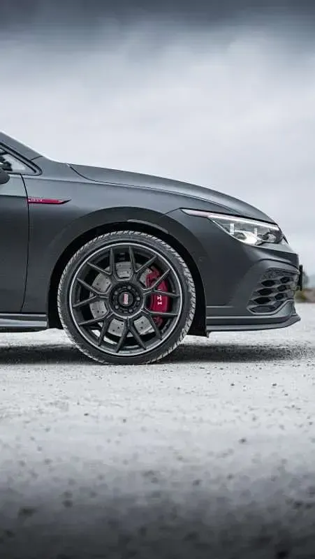 Usado VW Golf VIII GTI 301 CV (221 kW) 2022 Negro Utilitario