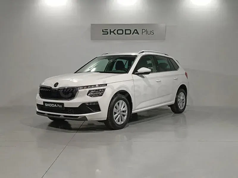 Usado Skoda Kamiq Selection 115 CV (84 kW) 2025 Blanco SUV