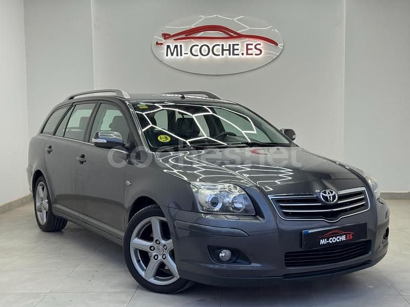 Gris / plata Usado 2008 Toyota Avensis Executive Familiar | 6900 € (Un poco caro) - Imagen 1/4