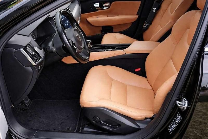 Usado Volvo V90 Momentum 190 CV (139 kW) 2019 Negro Familiar