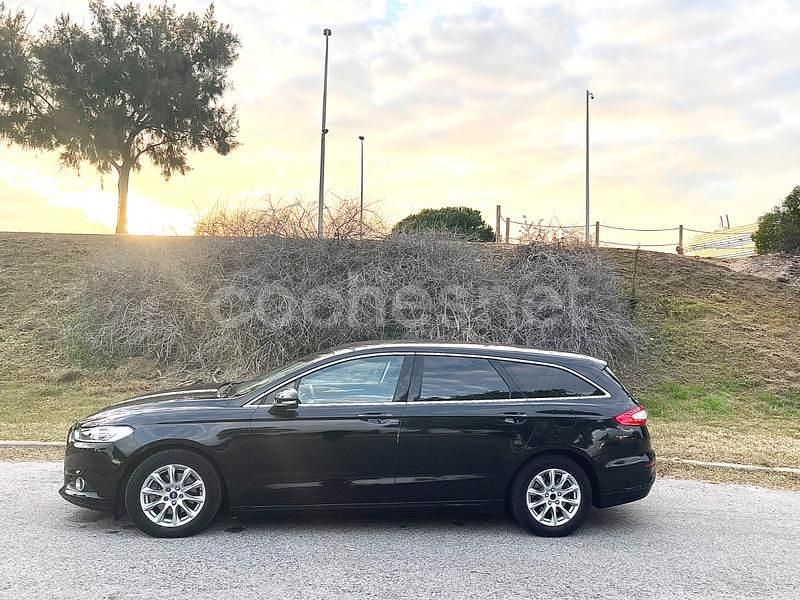 Usado Ford Mondeo Business Edition 150 CV (110 kW) 2016 Negro Familiar