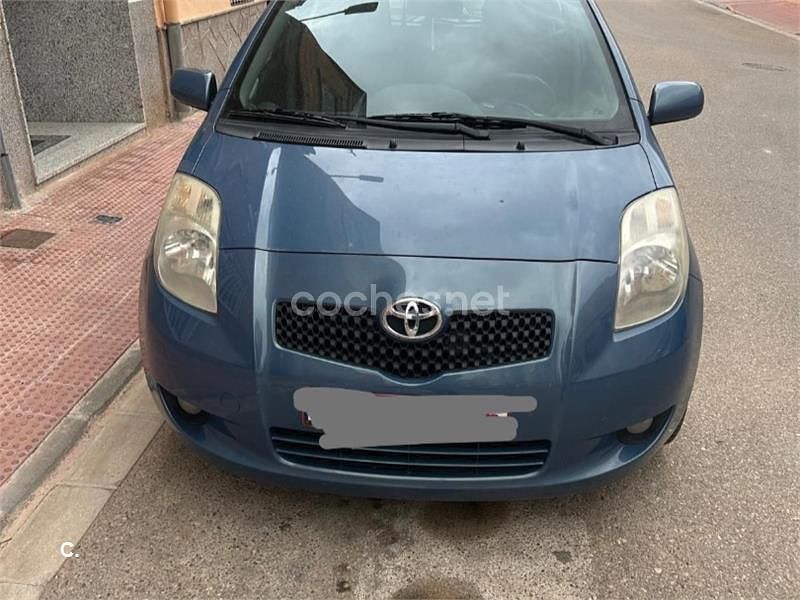 Usado Toyota Yaris Luna 90 CV (66 kW) 2007 Azul Utilitario