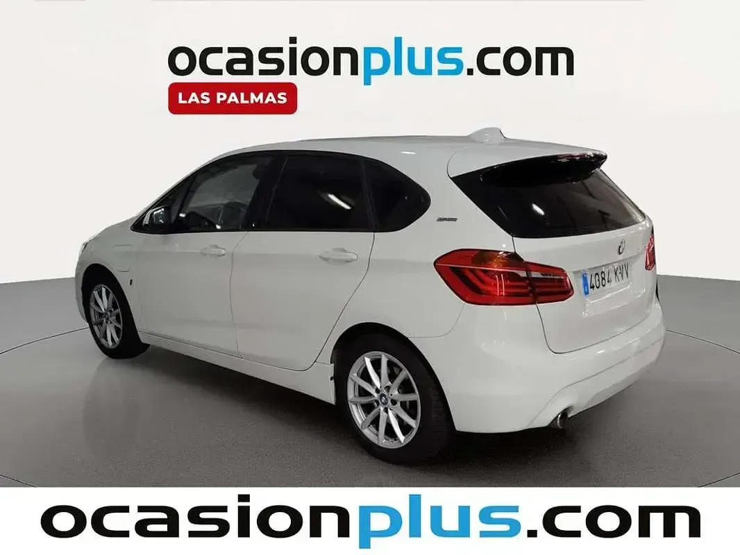Usado BMW 225 Active Tourer iPerformance 224 CV (164 kW) 2019 Blanco Monovolumen