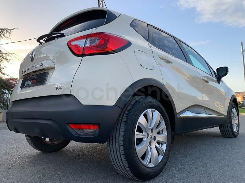 Begagnad Renault Captur Intens 90 HK (66 kW) 2015 Beige SUV