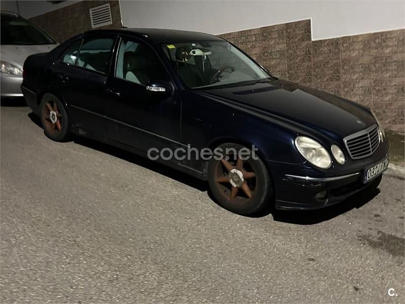 Usado Mercedes E320 Avantgarde 204 CV (150 kW) 2003 Azul Berlina