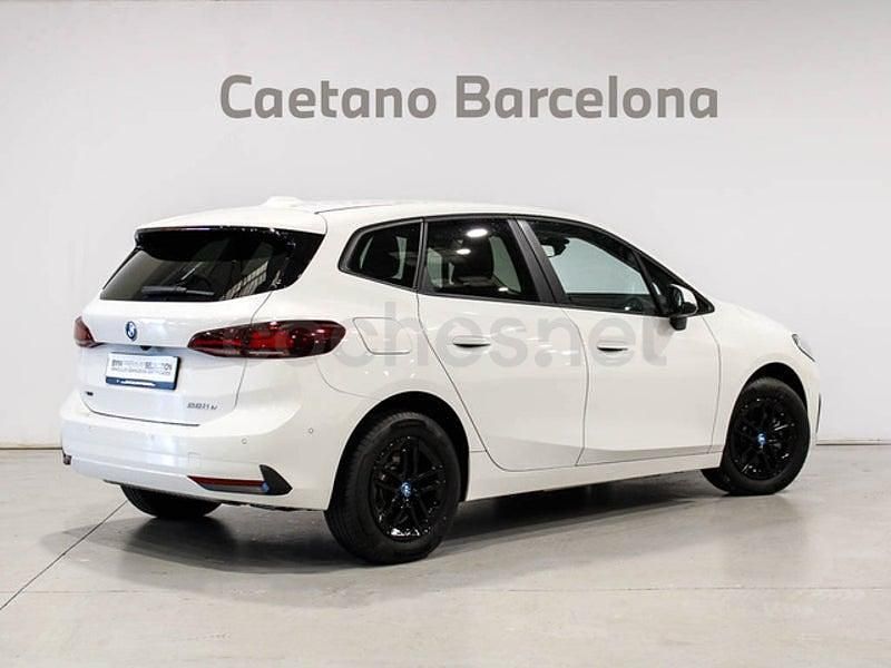 Usado BMW 225 Active Tourer 245 CV (180 kW) 2024 Blanco Monovolumen