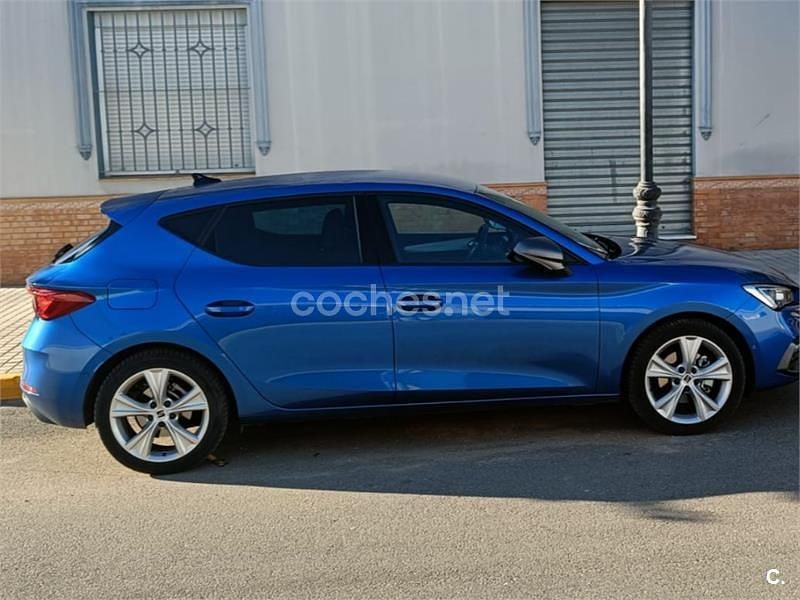 Usado Seat Leon FR 110 CV (80 kW) 2024 Azul Berlina