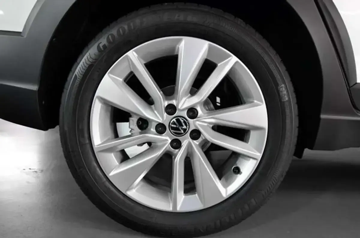 Usado VW Taigo Design 95 CV (69 kW) 2022 Plateado SUV