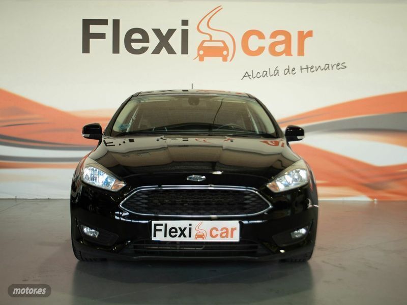 Usado Ford Focus Trend+ 125 CV (91 kW) 2017 Gris Utilitario