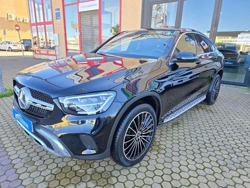 Usado Mercedes GLC300e 320 CV (235 kW) 2020 Negro Coupe