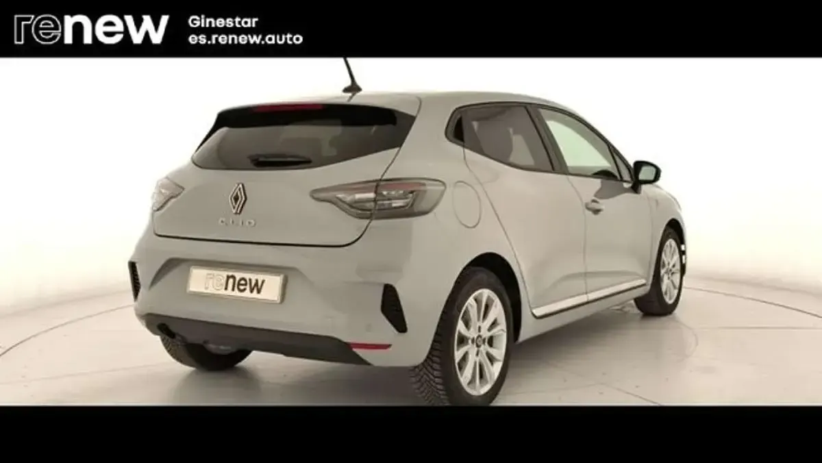 Usado Renault Clio Evolution 101 CV (74 kW) 2025 Gris Utilitario