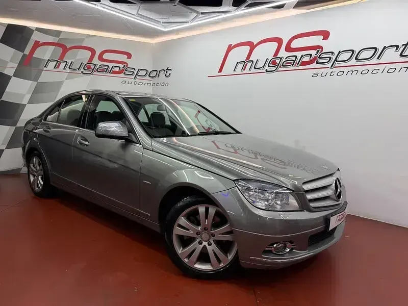 Usado Mercedes C220 Avantgarde 150 CV (110 kW) 2007 Gris / plata Berlina