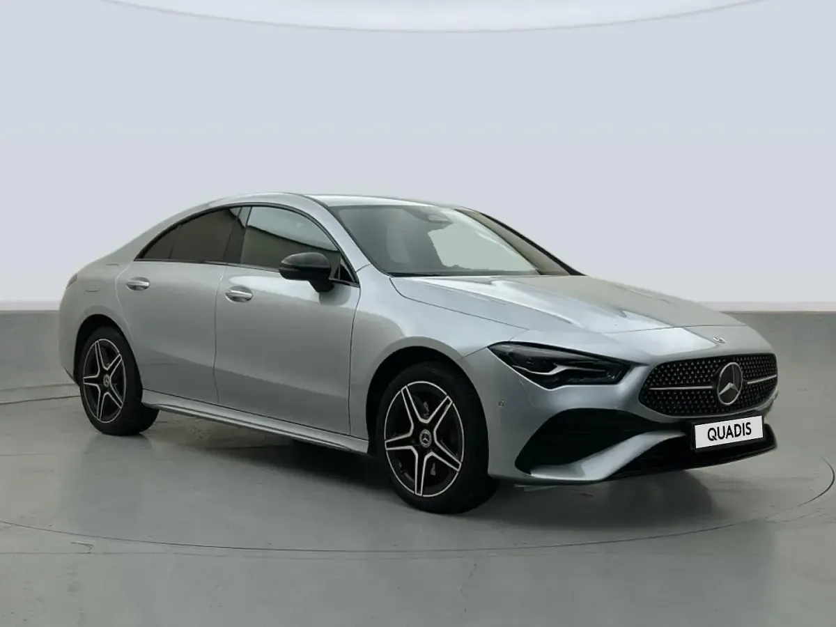 Usado Mercedes CLA250e 218 CV (160 kW) 2025 Gris plata Coupe